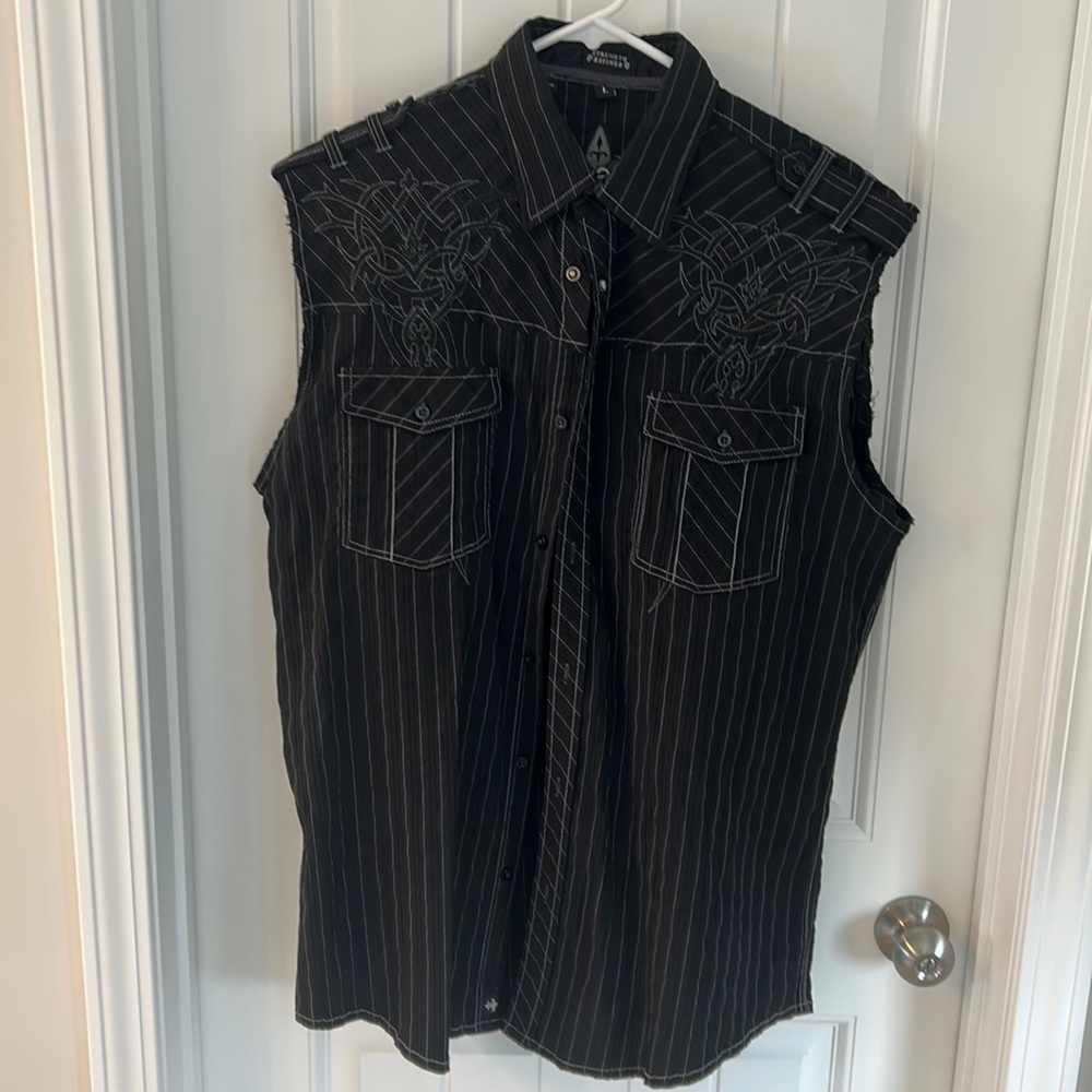 Roar black sleeveless shirt large